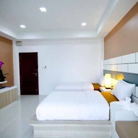 S5 Residence And Cafe Chalong Luaran gambar