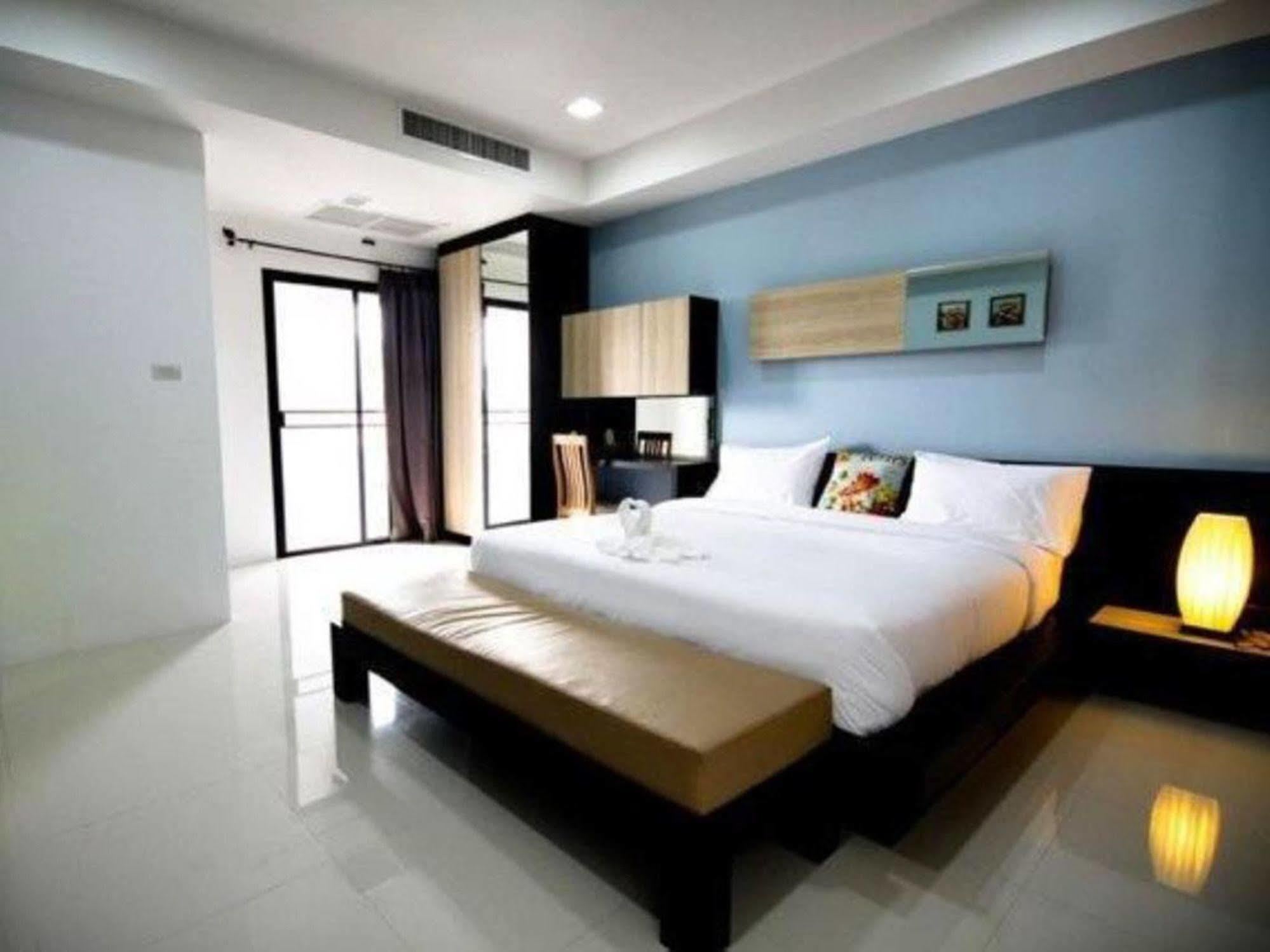 S5 Residence And Cafe Chalong Luaran gambar