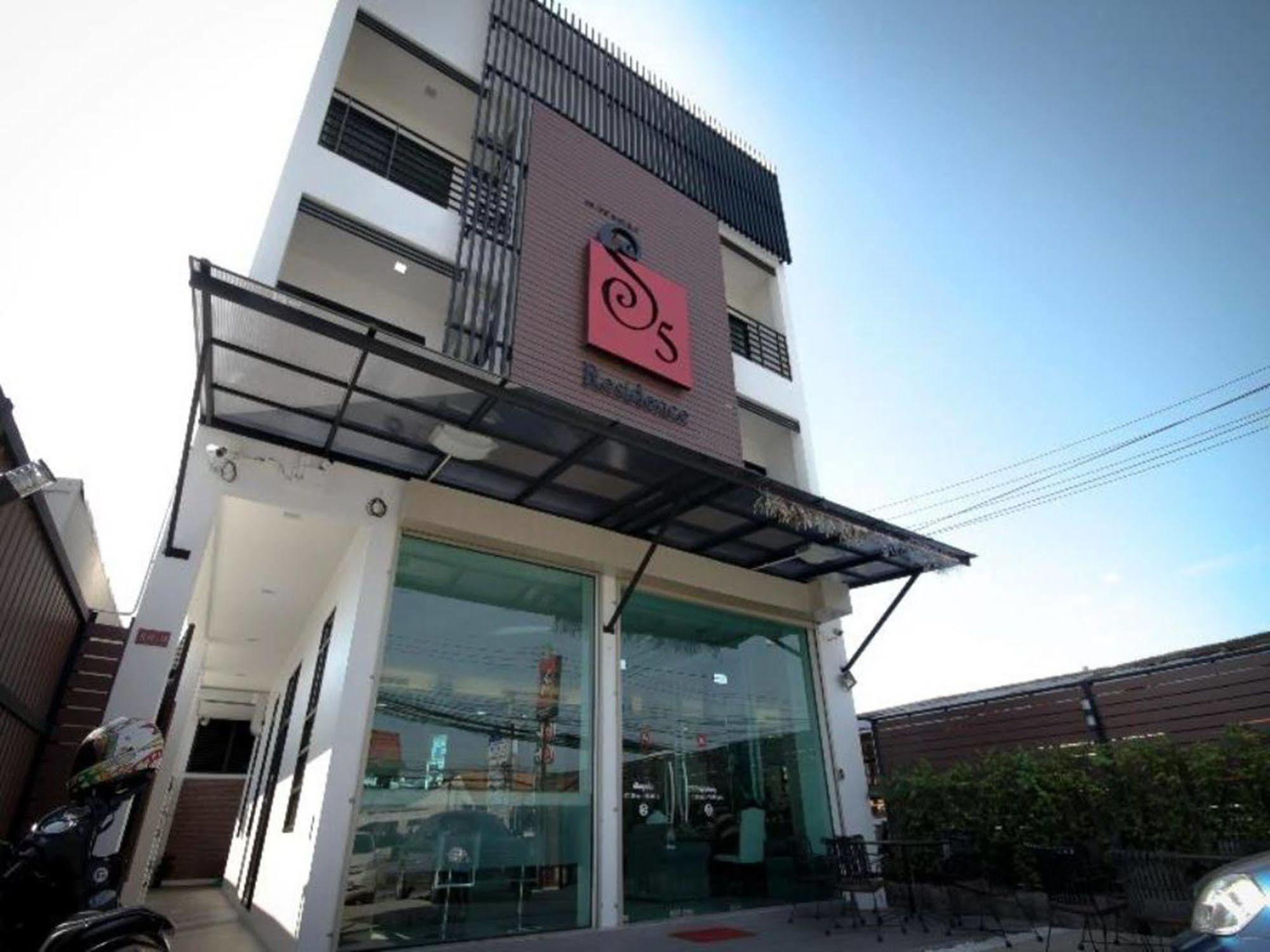 S5 Residence And Cafe Chalong Luaran gambar